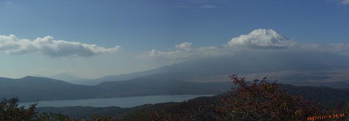 石割山から富士の左に愛鷹山