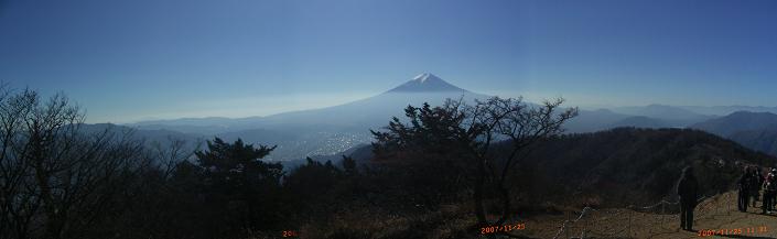 三ツ峠山山頂から.富士