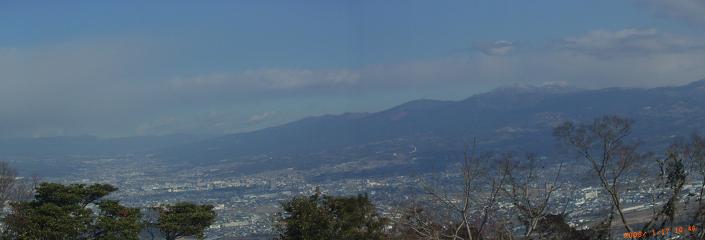 鷲頭山頂上から三国山と箱根