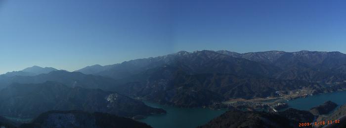高取山展望台から大山、三の塔、丹沢山、不ノの峰、蛭ヶ岳