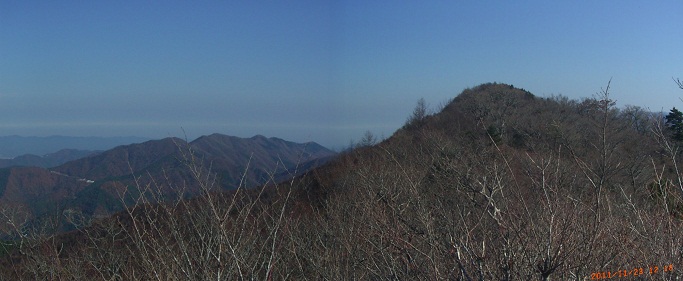 赤岩からブドウ岩の頭，朝日山、今倉山西峰