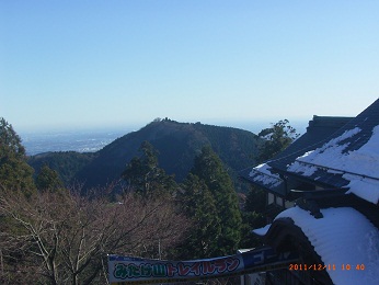 御嶽神社から日の出山
