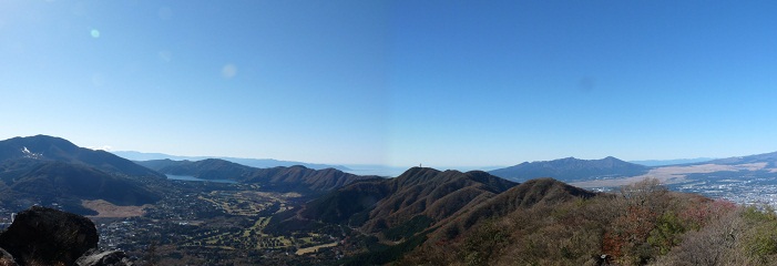 金時山頂上から神山、芦ノ湖、丸岳、愛鷹山