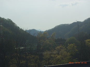 梁川駅から九鬼山の頂上が見える