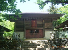 頂上直下の御岳神社
