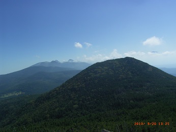 縞枯山展望台から硫黄、天狗、赤岳、阿弥陀と手前に茶臼岳