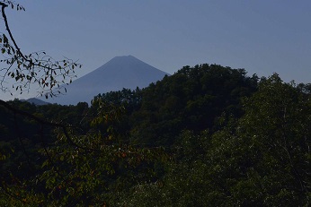 頂上の20分手前から富士山