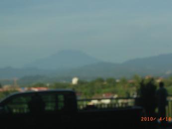 コタキナバル空港からキナバル山